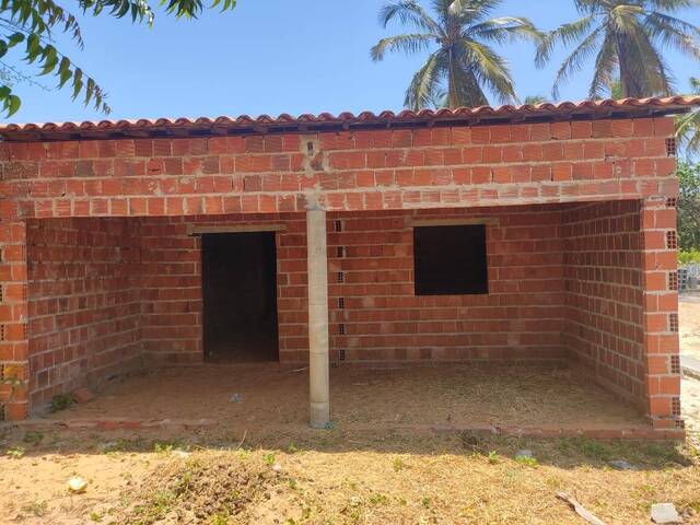 #319 - Casa para Venda em Cascavel - CE