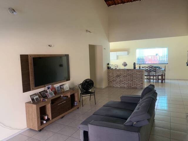 #366 - Casa para Venda em Cascavel - CE - 2