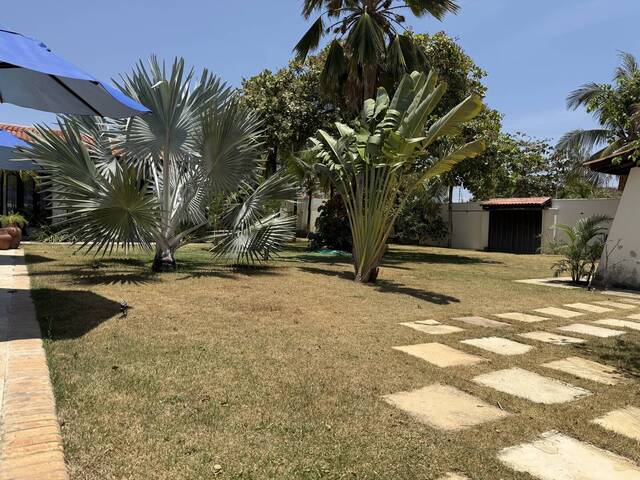#388 - Casa para Venda em Cascavel - CE - 2